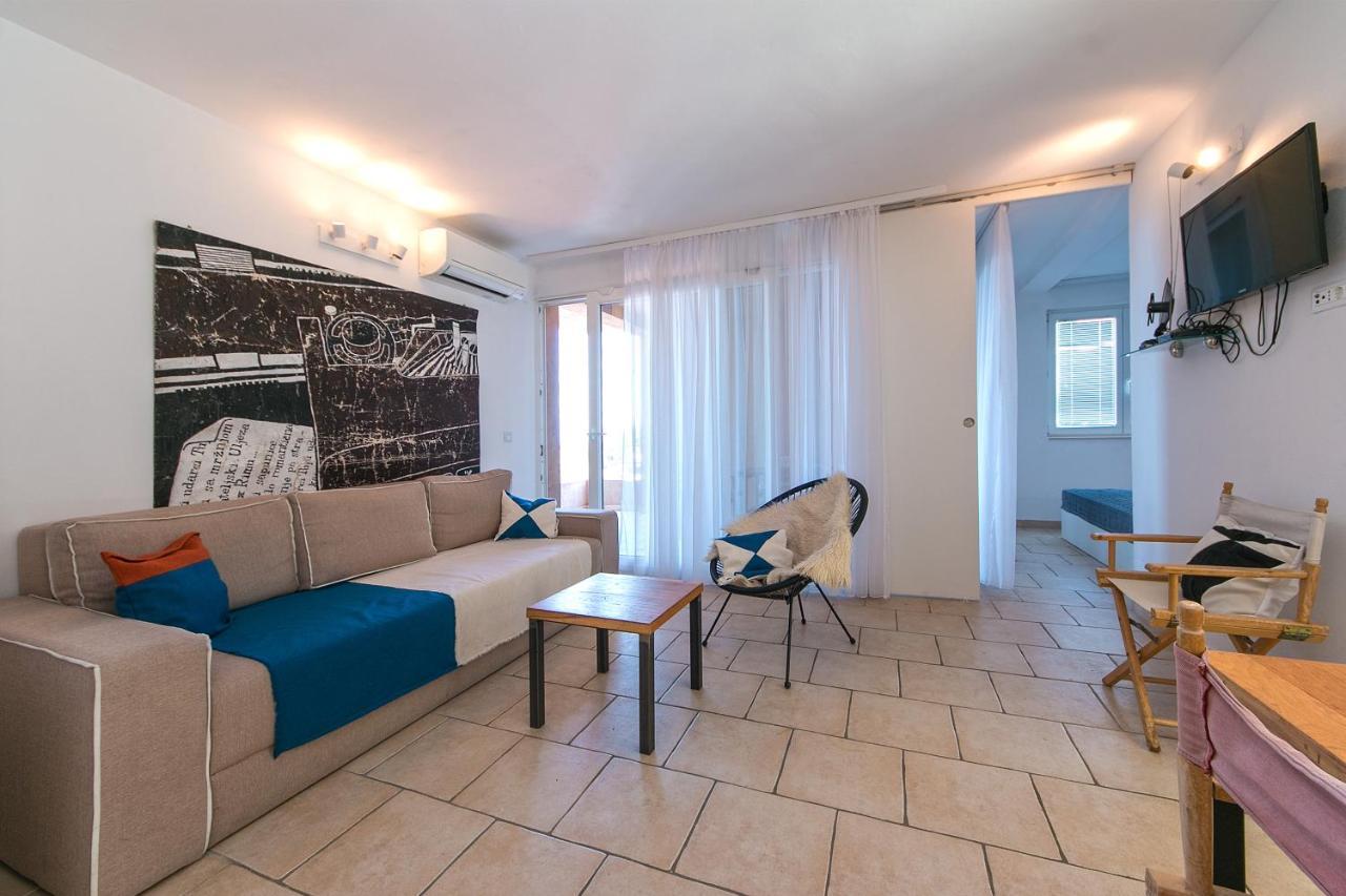 Apartments With A Parking Space Brela, Makarska - 16596 المظهر الخارجي الصورة